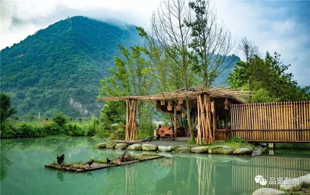 这是一幅堪比74个标准足球场大小的水墨画？彭友：来，做“画中人”