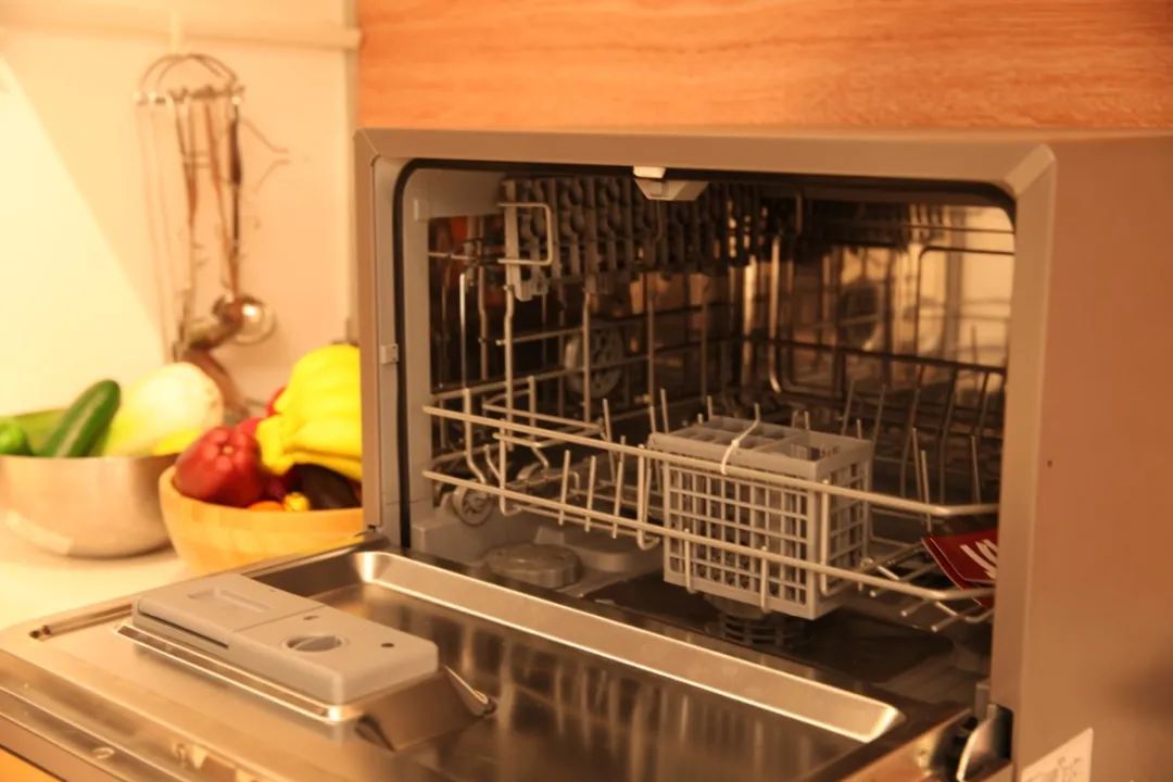 疫情下，杭州知名电器企业“德意”多管齐下化危为“机”，数款拳头产品今起在每满生活开售，在别处买不到这么优惠的价格