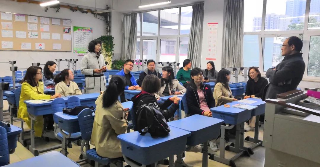 收取“防疫费”、筹钱买空调……家委会风波又起,问题出在哪?