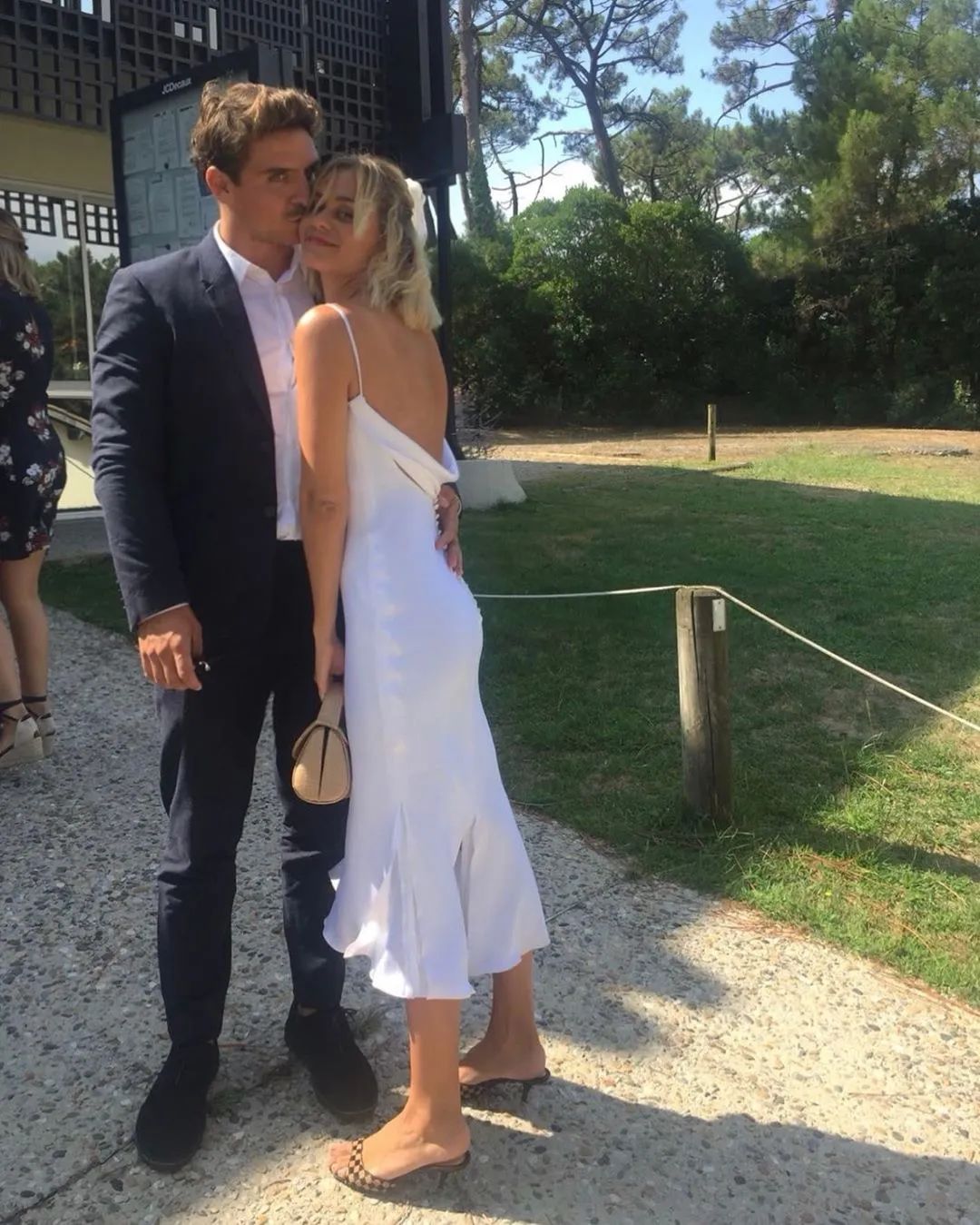 买了100双鞋,买了双500的鞋子