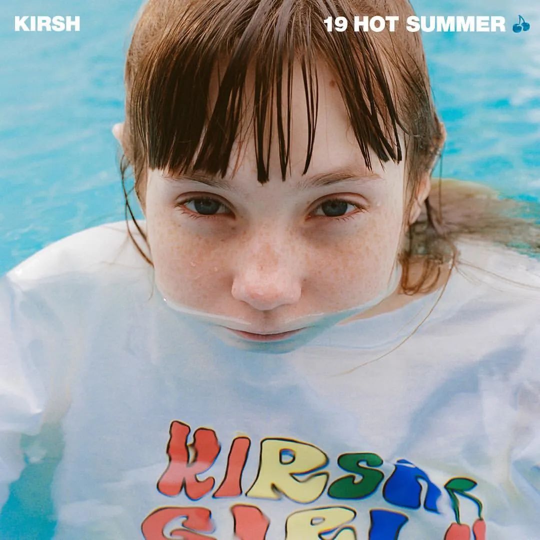 blackpink泫雅摆尾,blackpink全员观看泫雅舞台