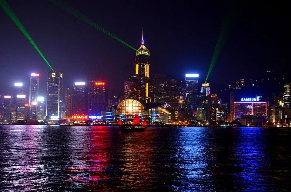 “黑暴”+疫情+免税新政，连环重击下香港美妆零售能否重回巅峰？