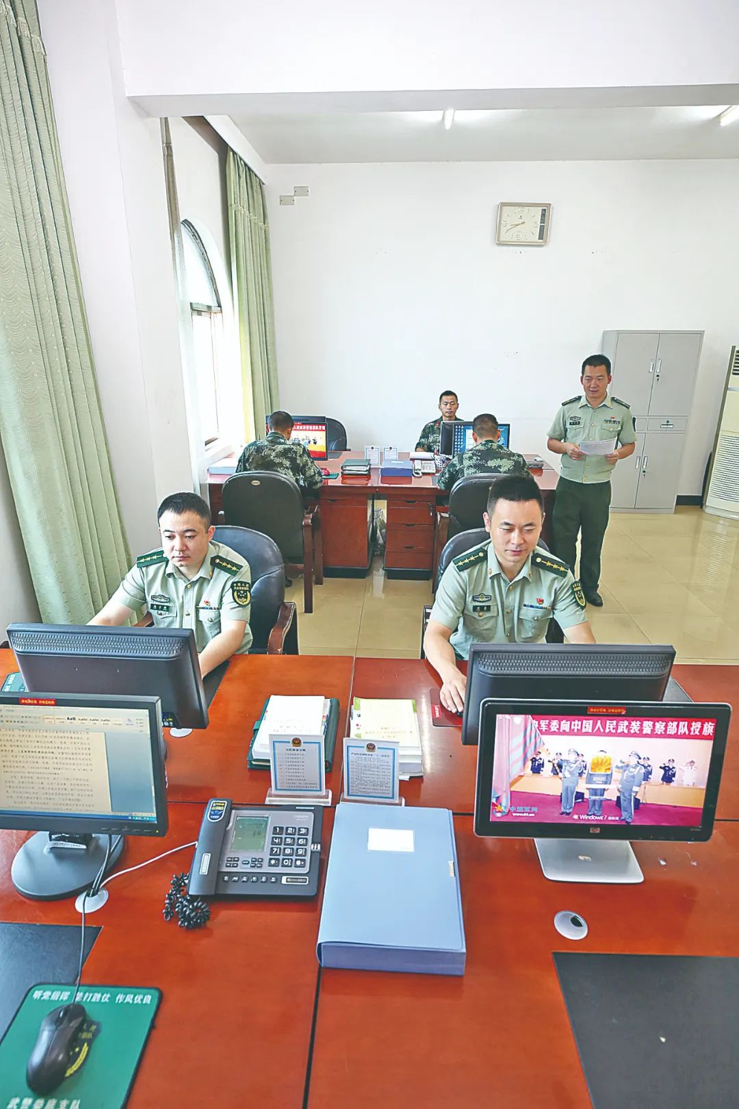 “小机关”怎样带“大部队”?这篇“头条”+“整版”报道告诉你!