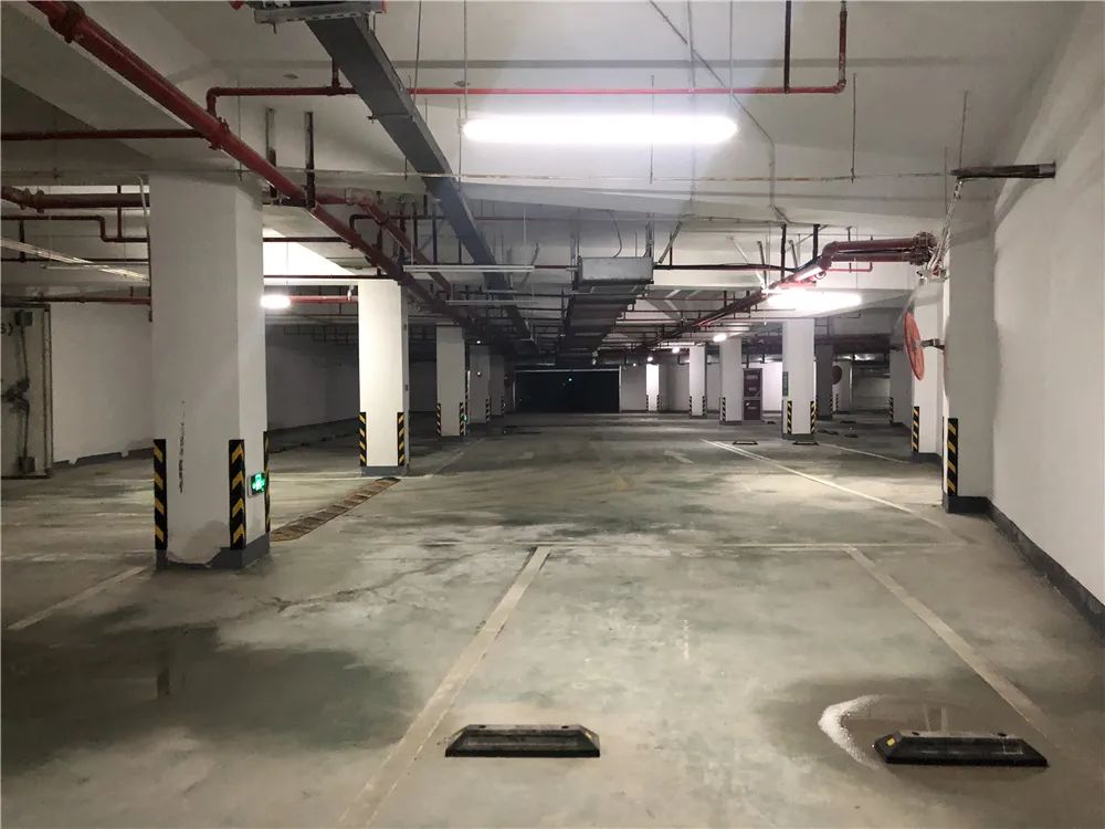 一街之隔房价多少钱一平米,一街之隔房价为何能差出8000元