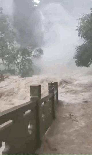 狂风巨浪，多地被淹！“黑格比”登陆了→
