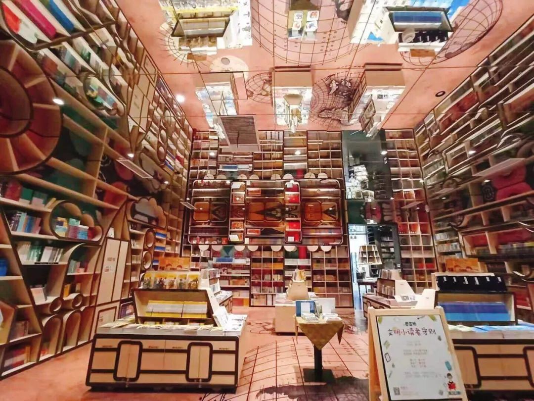 27岁突发耳聋，她却成了月入5万的自由职业者——一个平凡女孩可以如何对抗命运