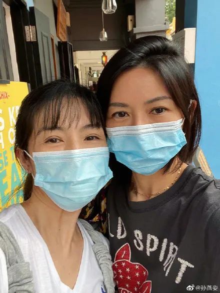 吴彦祖变脸苏大强照片,冻龄女神素颜成照妖镜