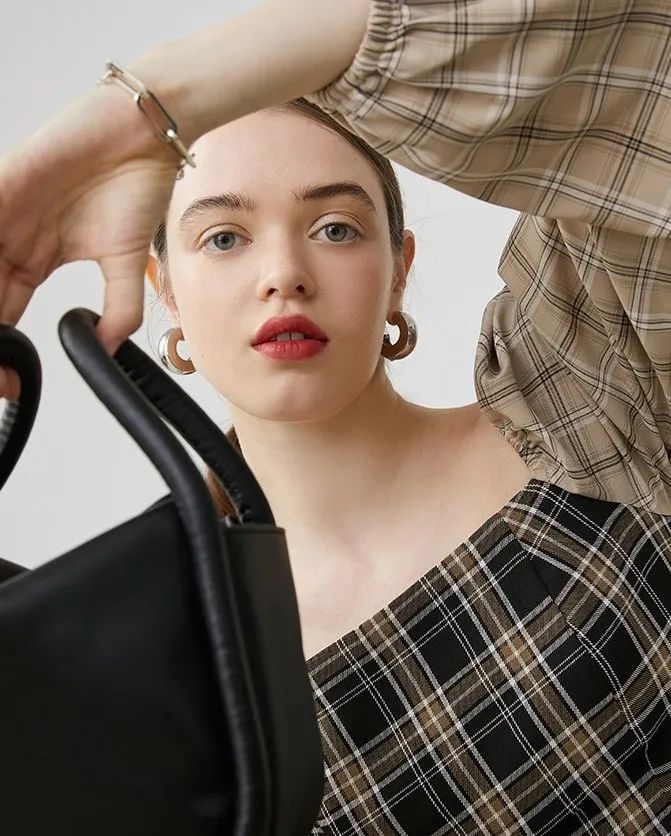 讲穿搭｜时髦的人都开始买秋装了！平价高级感最值得pick