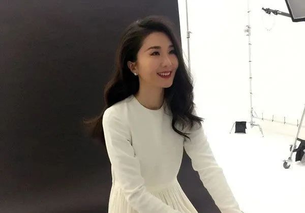 “30岁，*靠我**理财，工资超老公2倍”