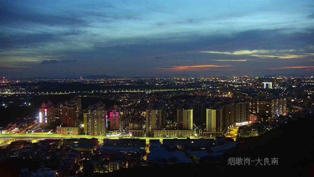 4k超高清广角+VR！“慢直播”直击台风天的佛山