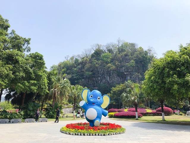 一叶轻舟过烟雨漓江全文,游览阳朔漓江诗词