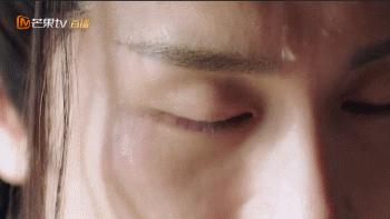 琉璃被浇开水大结局,琉璃让成毅爆火了吗