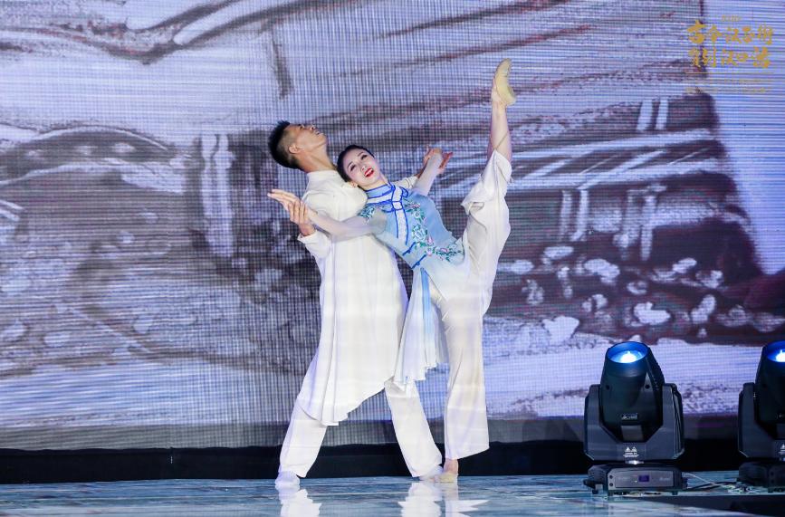 时尚“云”聚！牵手3大电商直播平台，汉正街“新国货”惊艳绽放