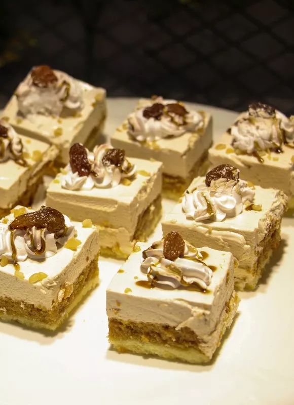 来哈尔滨必打卡的烤肉自助餐厅,哈尔滨最高档海鲜自助火锅