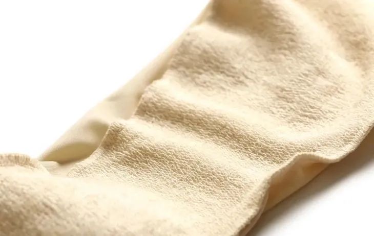 不易掉跟的船袜 (防掉后跟船袜)