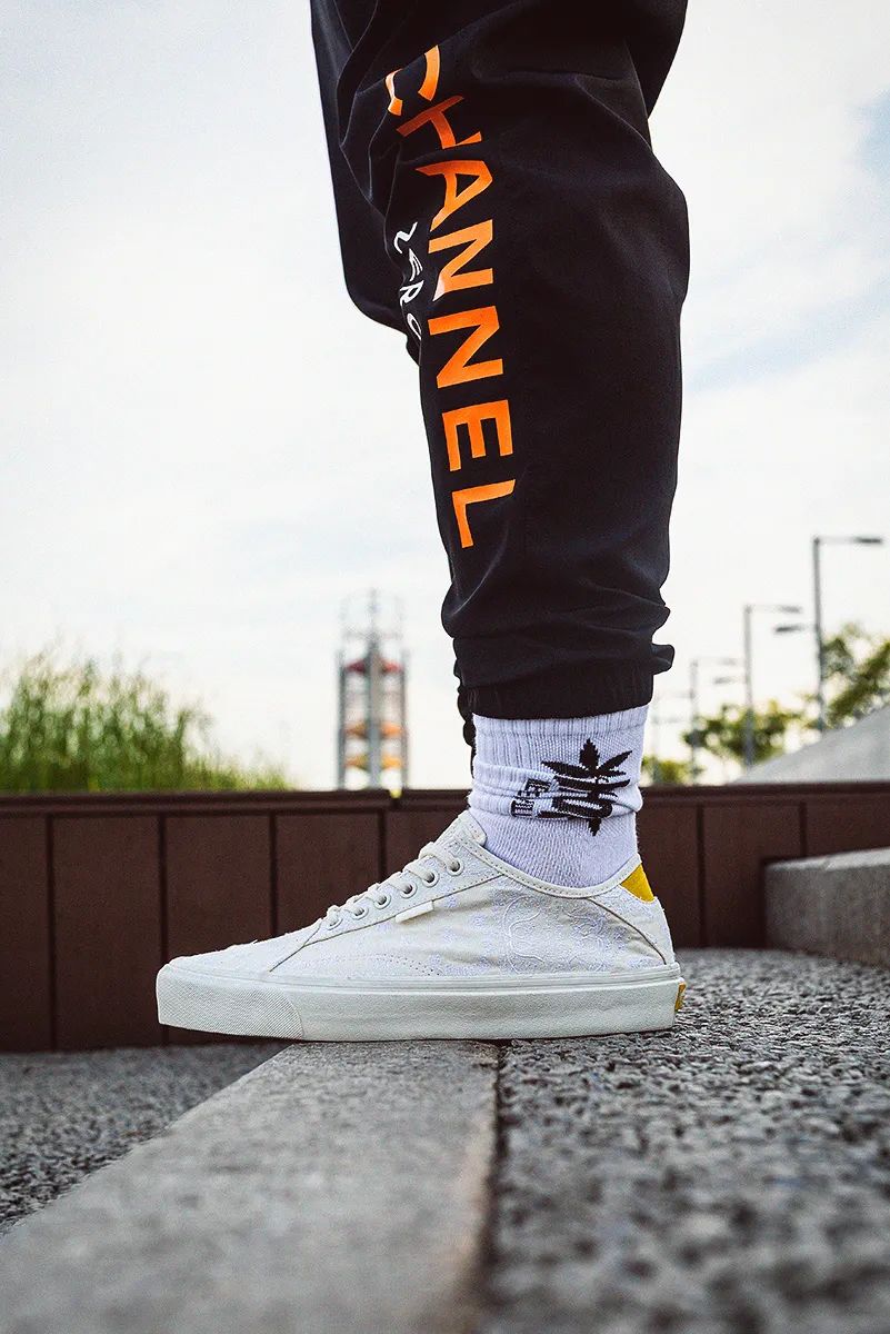 预售小三千！RHUDExVans腰果花开箱！入手方式仅在...