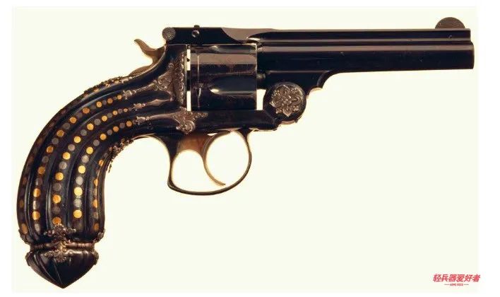 你还不知道？每个女生都想拥有的蒂芙尼，155年前就开始设计*器武**奢侈品了