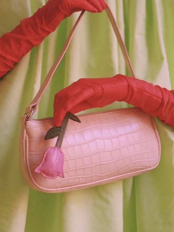 男朋友寄的包裹里的信,男朋友寄的包裹礼物