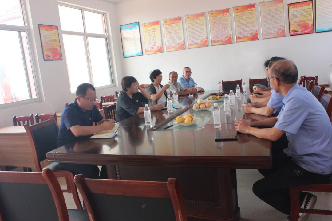 设施农业扶贫助力精准脱贫,精准扶贫为贫困户送化肥