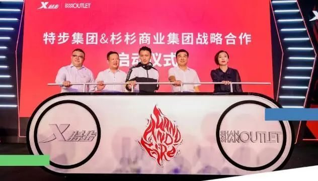 亚洲首家Vans精品店上海开业；Gucci开卖虚拟服装；影院上座率可提至75%|猫头鹰商业周报