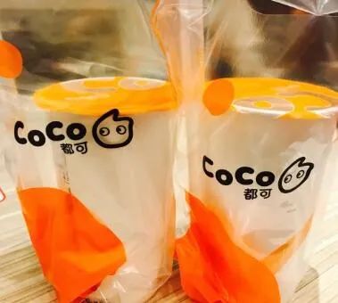 入秋第一杯52块钱的奶茶,奶茶刷爆朋友圈的秋天的第一杯