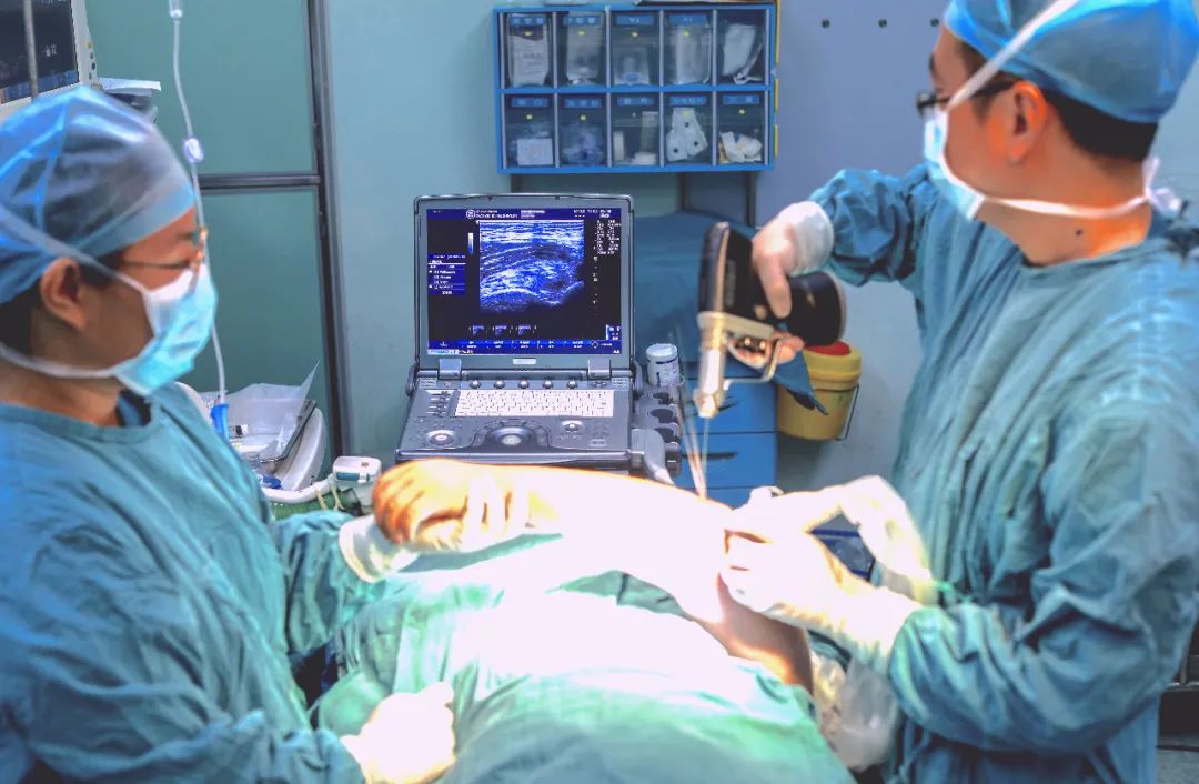 儿科医生骨折视频,武汉儿童医院宝宝鼻骨骨折做手术