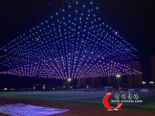 制造“科技星光”点亮贺州夜空贺州市2020年迎中秋庆国庆亿航无人机天幕表演侧记