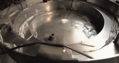 用小小的钉子做武器,钉子是怎么做出来