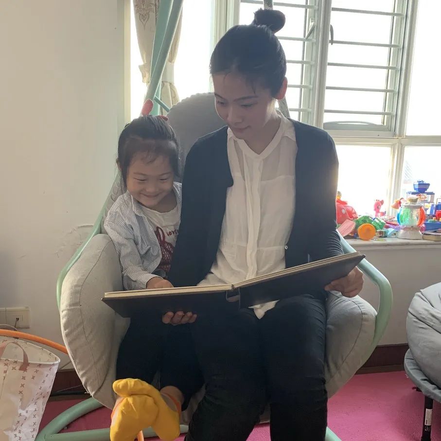 国庆我在岗向国庆献礼,中秋国庆双节我在岗文案