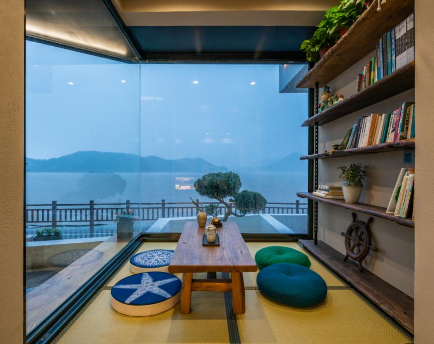 有人开着几十万的车却有3套房,有人开几个小时的车