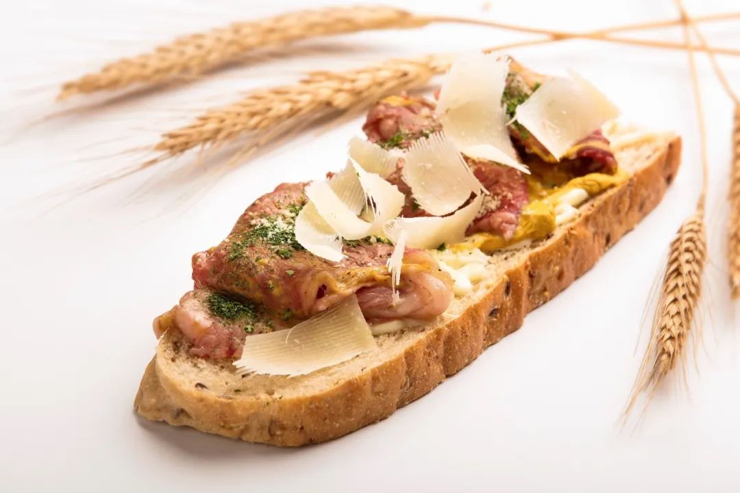 屯里新开finedining,王府花园下午茶,老牌合资酒店新开烘焙坊……本周的贴秋膘指南有点高级(内含福利)|一周好吃