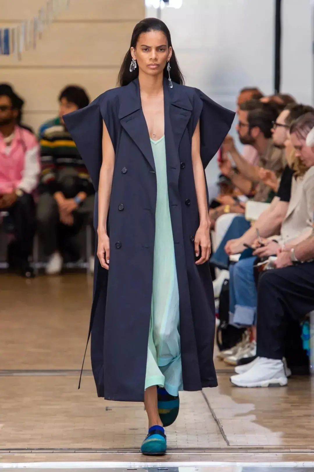 三款很有质感的风衣,今年最火的6款时髦风衣