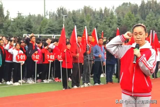 高举团旗跟党走黑板报,高举团旗跟党走主题板报