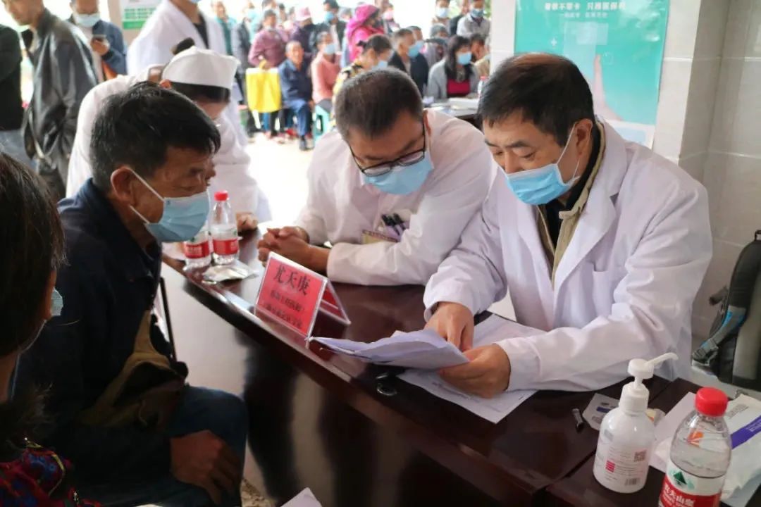 嘉定六旬医生六次援滇:这件事会“上瘾”