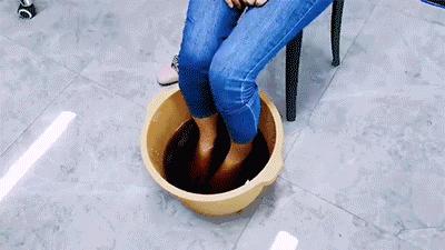 秋冬泡脚有多重要,秋冬季节最适合什么泡脚