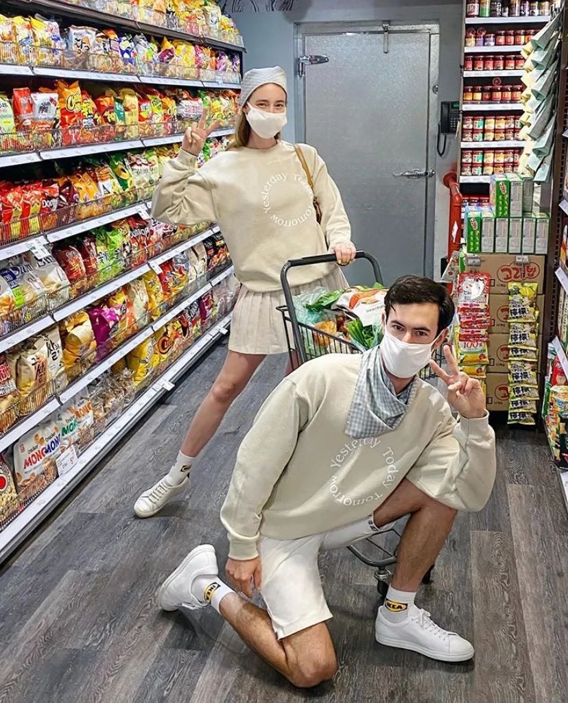 不同风格都适用的拍照姿势,拍照时永不过时的pose太经典了