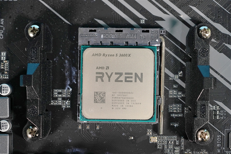 技嘉b550maoruselite对比,技嘉b560maoruselite评测