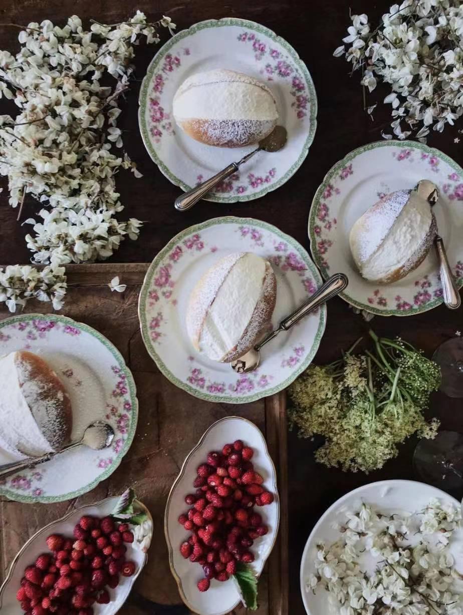 养十几只狗狗博主,网红养小土狗日常