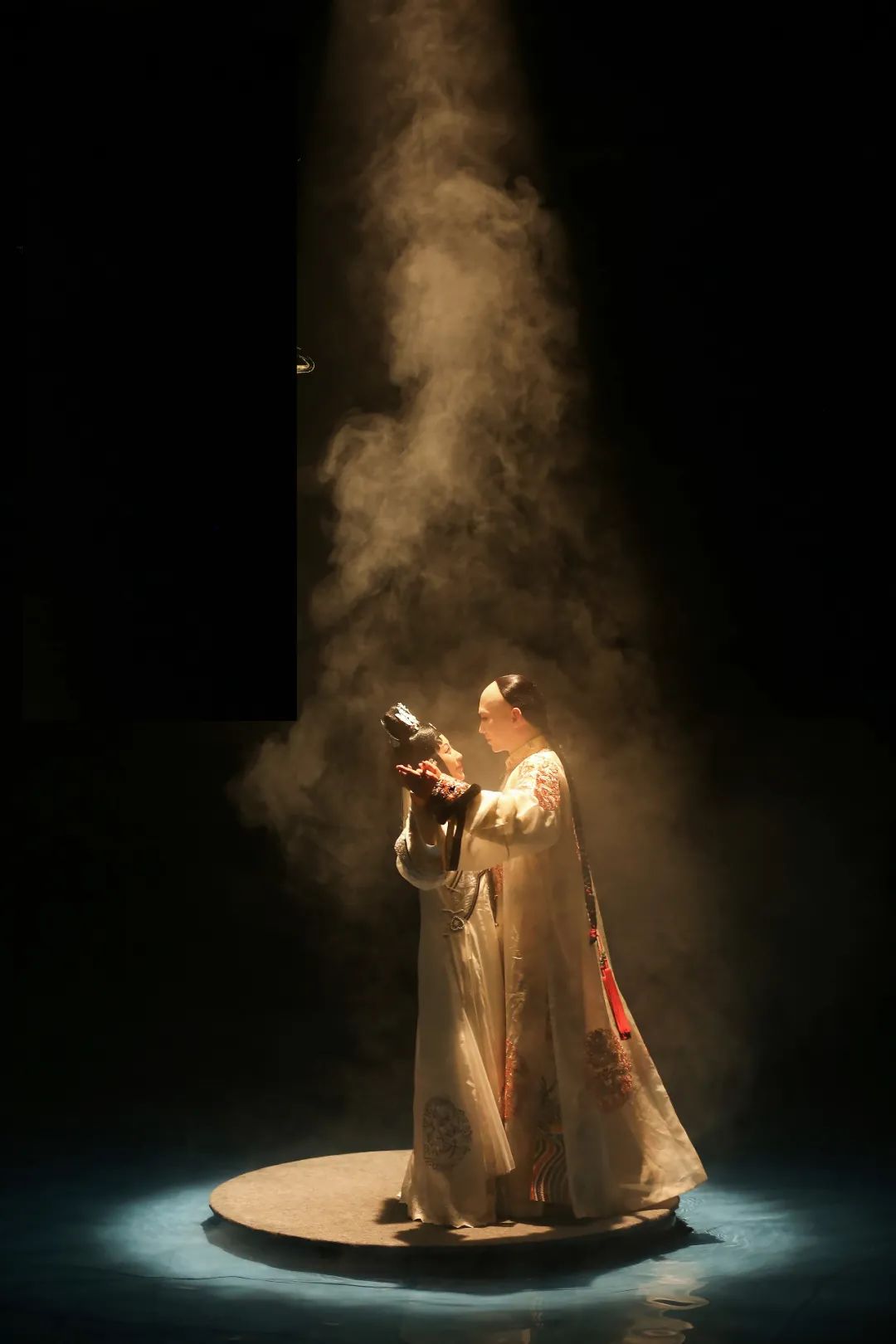 从《鉴证》到《一蓑烟雨》：戏曲是时光雕刻的酒杯，盛得下万千滋味