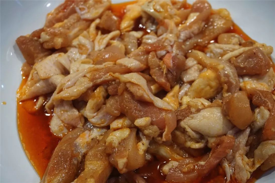 卢氏汉釜宫：海鲜、烤肉、小吃...通通不限量！豪横自助来啦！39.9元购汉釜宫单人自助餐，海鲜、烧烤、牛排、甜点...都是你的！