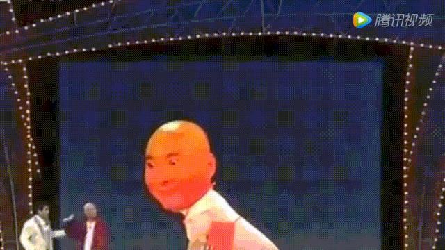 令人一笑解千愁的,是这个光头