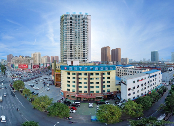 南阳不孕不育症医院「专家讲座」输卵管有积水，精子如何趟过这条“河”？