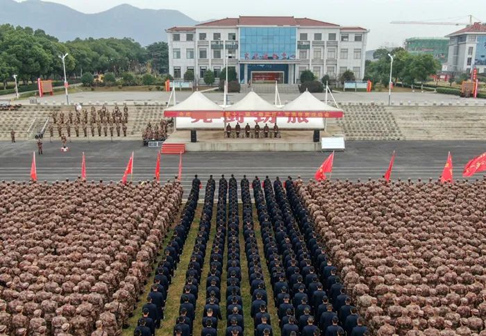 寒风中的他们完整版,寒风中他们一直在坚守