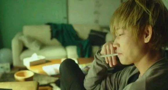 日本变态专业户，最近爱演BL