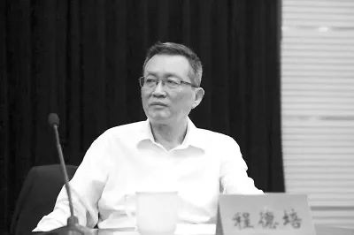 程德培评《等待呼吸》：“怎么了清这一场债务”