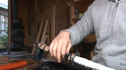 本人25岁做机械制造四年,日本小伙做了一把纸刀