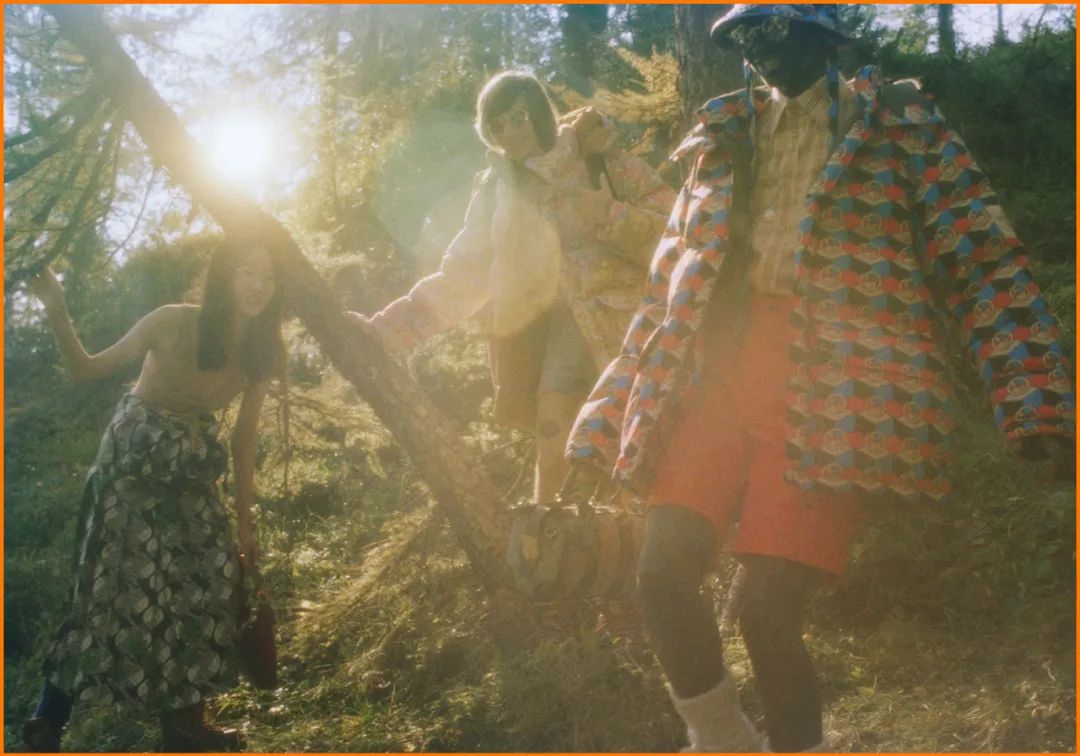 为什么现在满大街都是北面羽绒服,为啥满大街都是北面