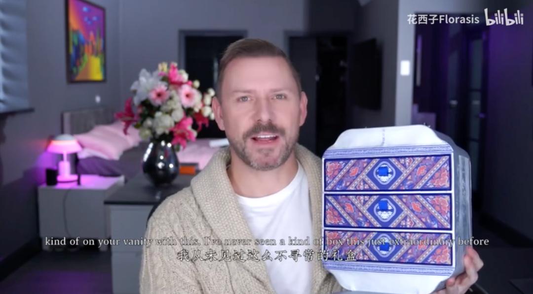 年度最上头的口红只要100多块,最正的正红色口红