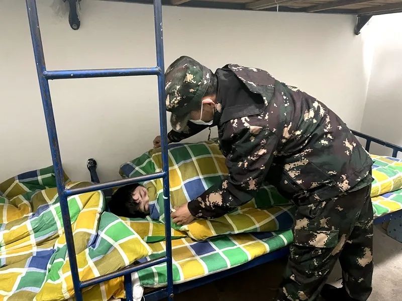 为了“暖起来”这件事儿，他们秀出了“十八般武艺”……