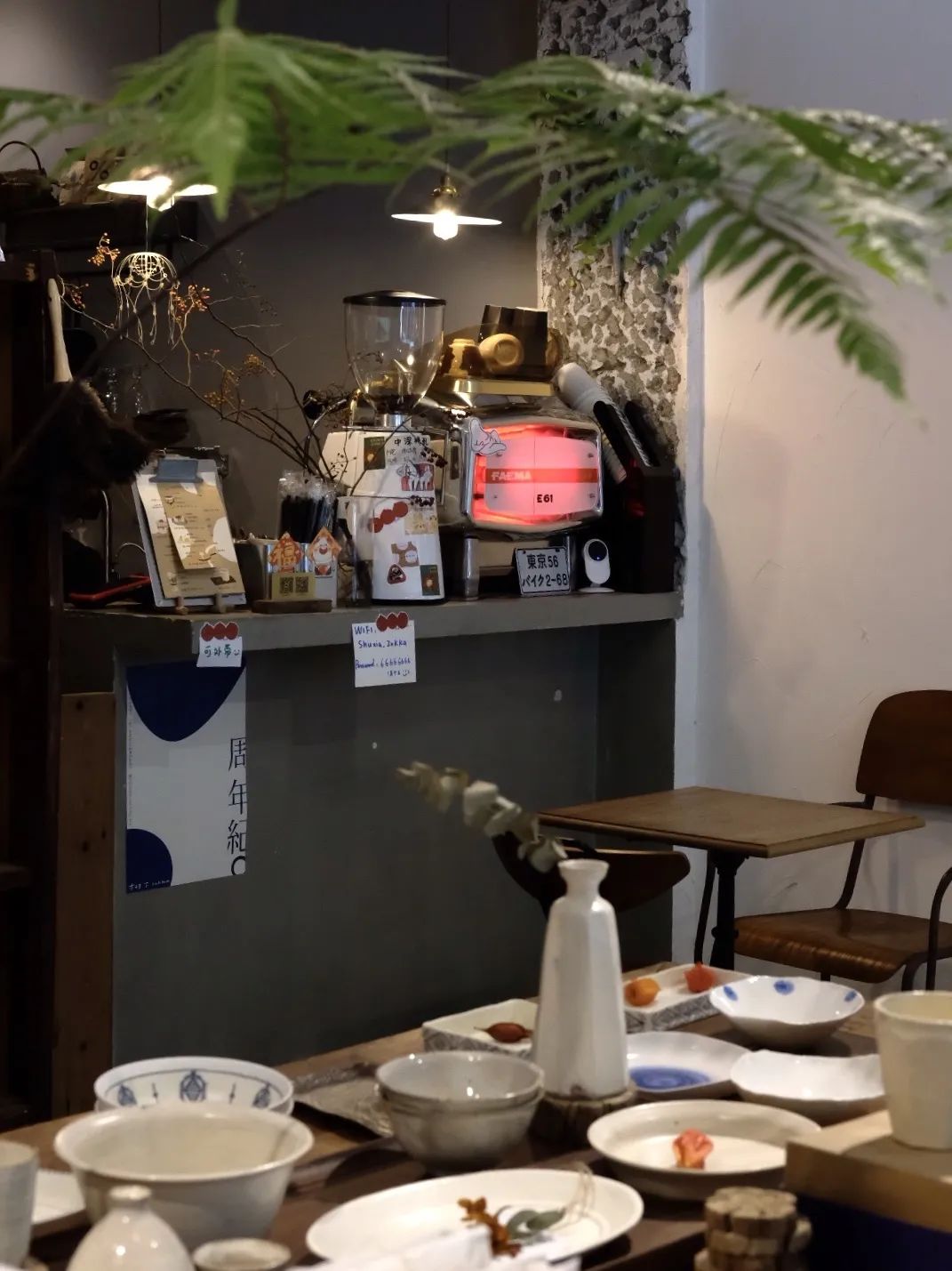 你家楼下的免费展览空间，晒着暖烘烘的太阳散步去吧